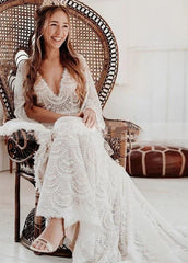 Unique Lace V Neck Mermaid Bohemian Flare Long Sleeve Beach Bridal Gowns