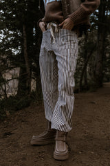 Jocelyn Barrel Jeans in Brown