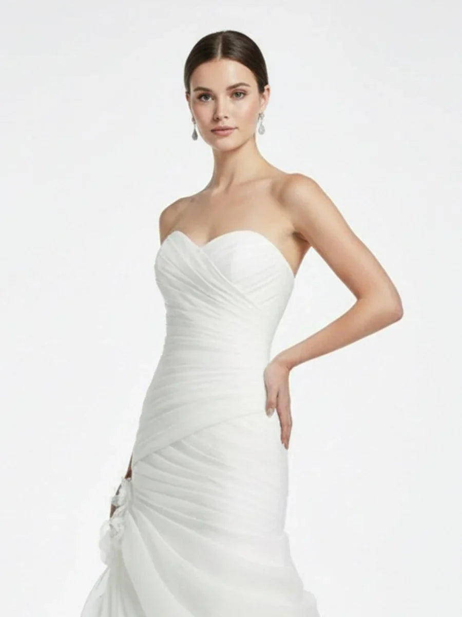 Sweetheart Mermaid Organza Wedding Dress With Ruching and Ruffles