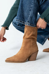 Venice Boots in Camel FINAL SALE
