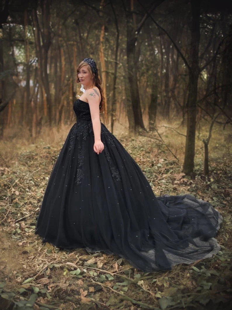 2024 New Black Crystals Appliques Tulle Sweetheart Long Wedding Dresses