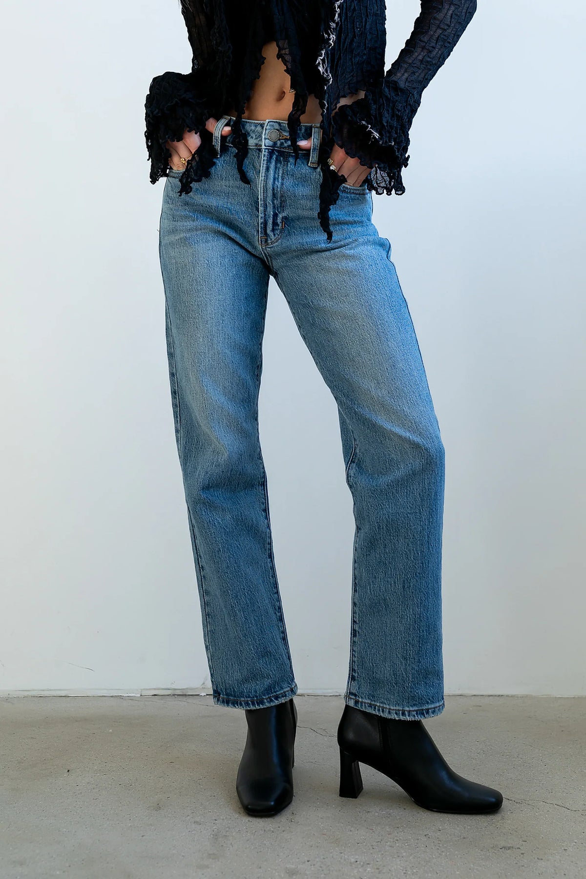 Reya Straight Leg Jeans in Medium Wash