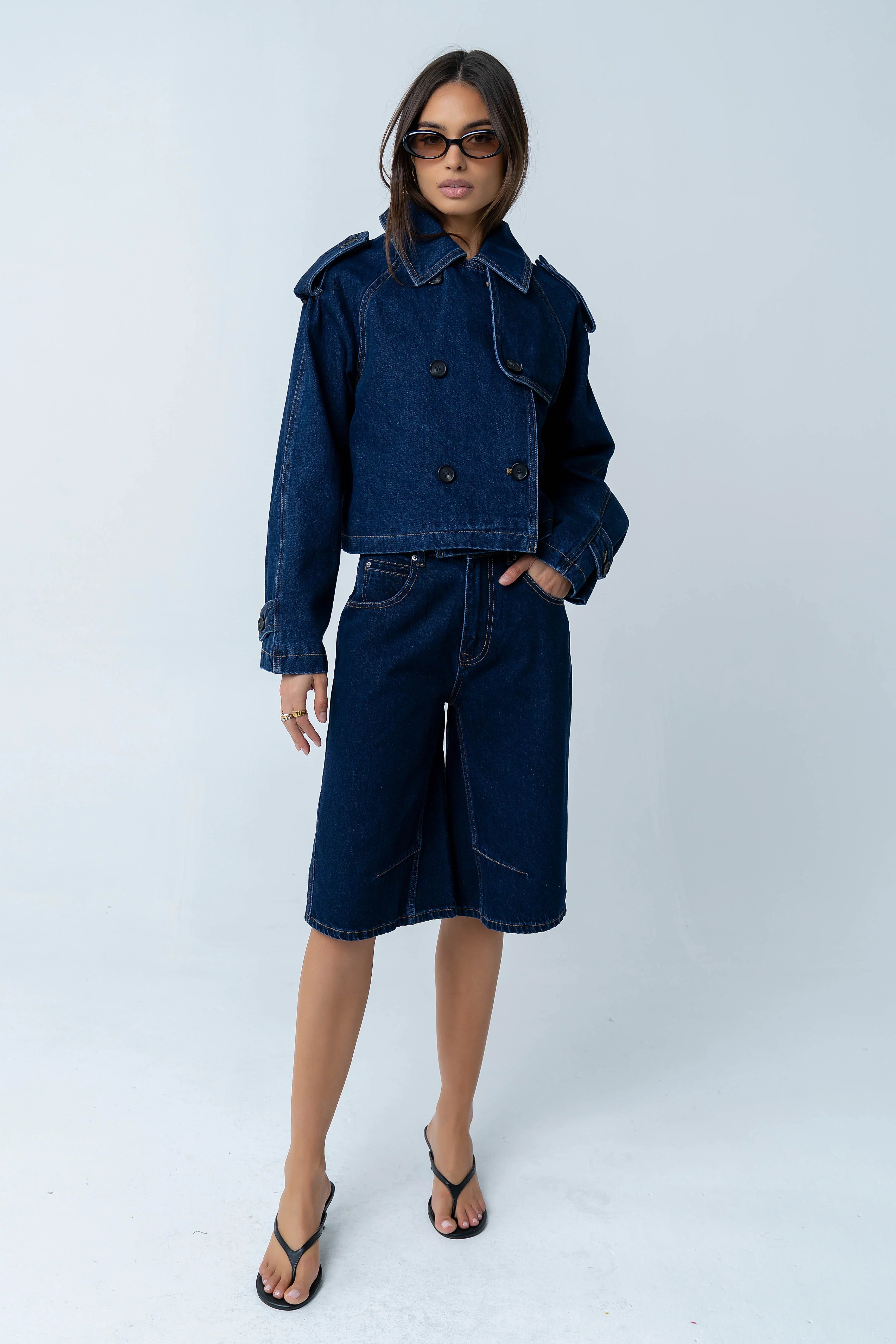 Alden Bermuda Shorts in Dark Wash