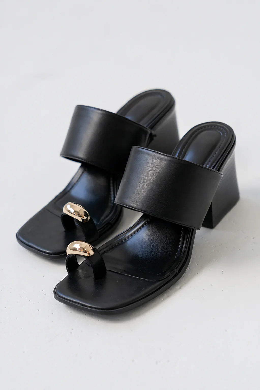 Fawn Block Heel in Black