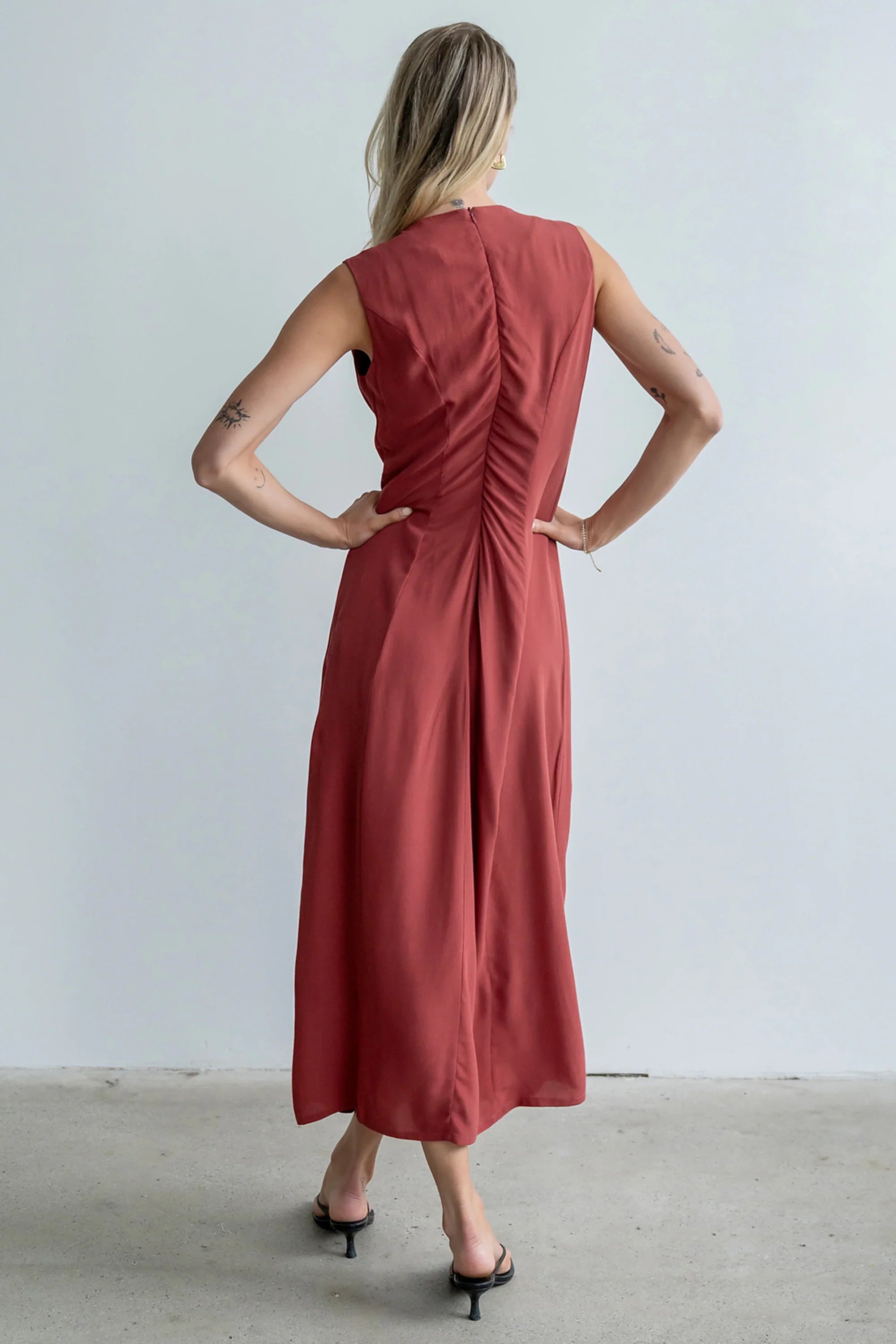 Noah Midi Dress in Berry