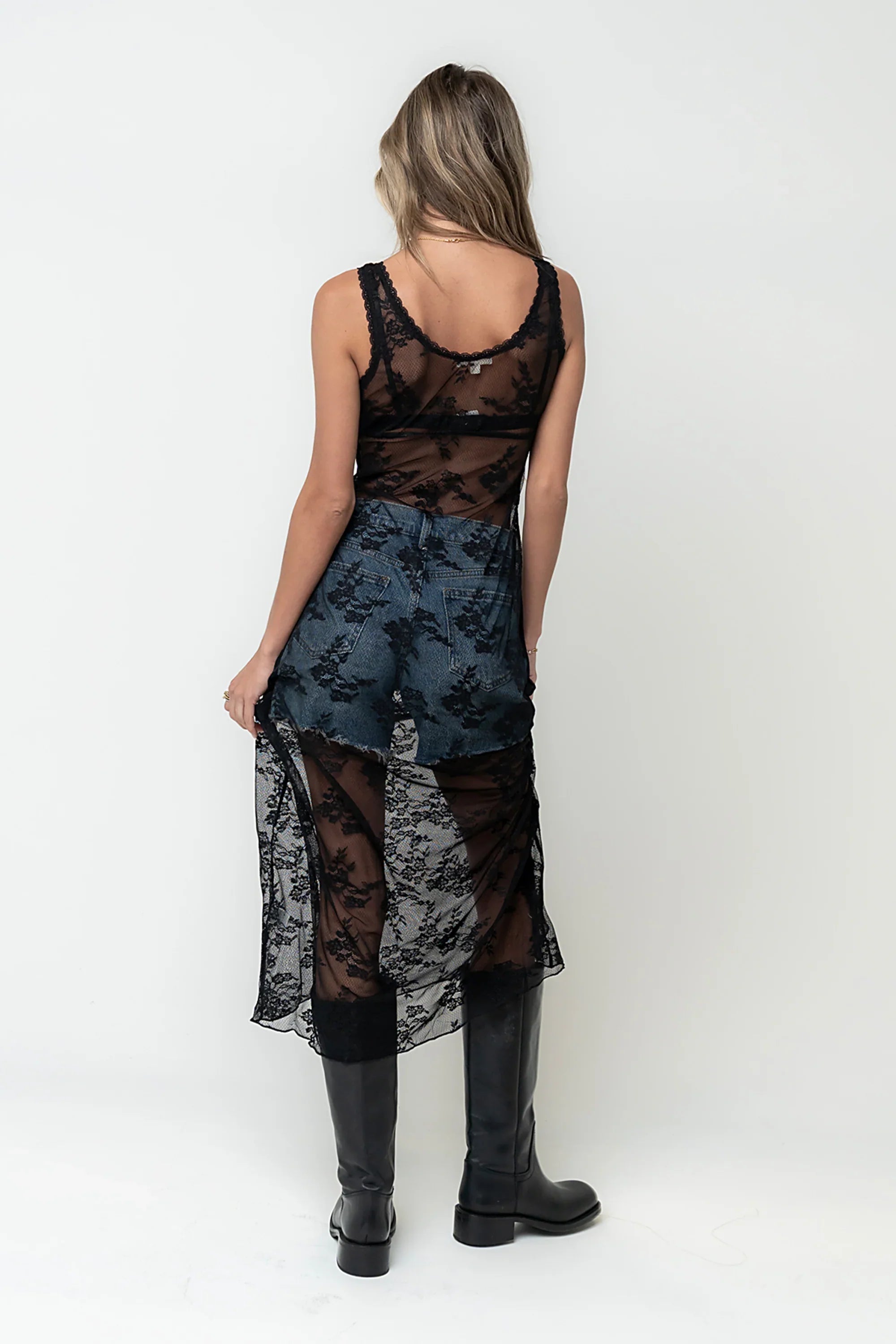 Oshen Lace Maxi Dress