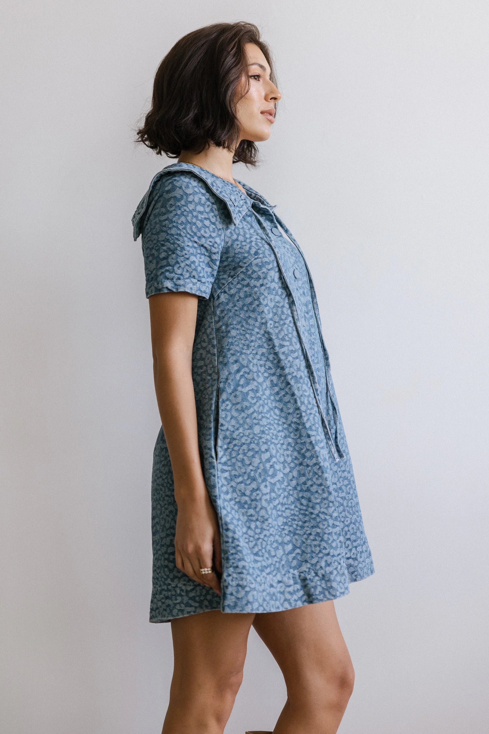 Camryn Collared Baby Doll Dress in Medium Wash