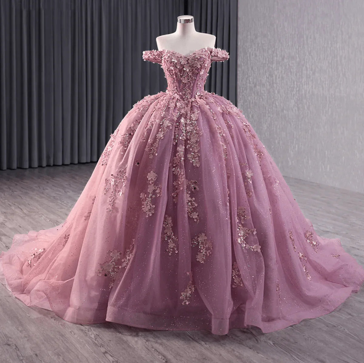 Floral Lace Sweetheart Corset Ball Gown Quinceañera Dress