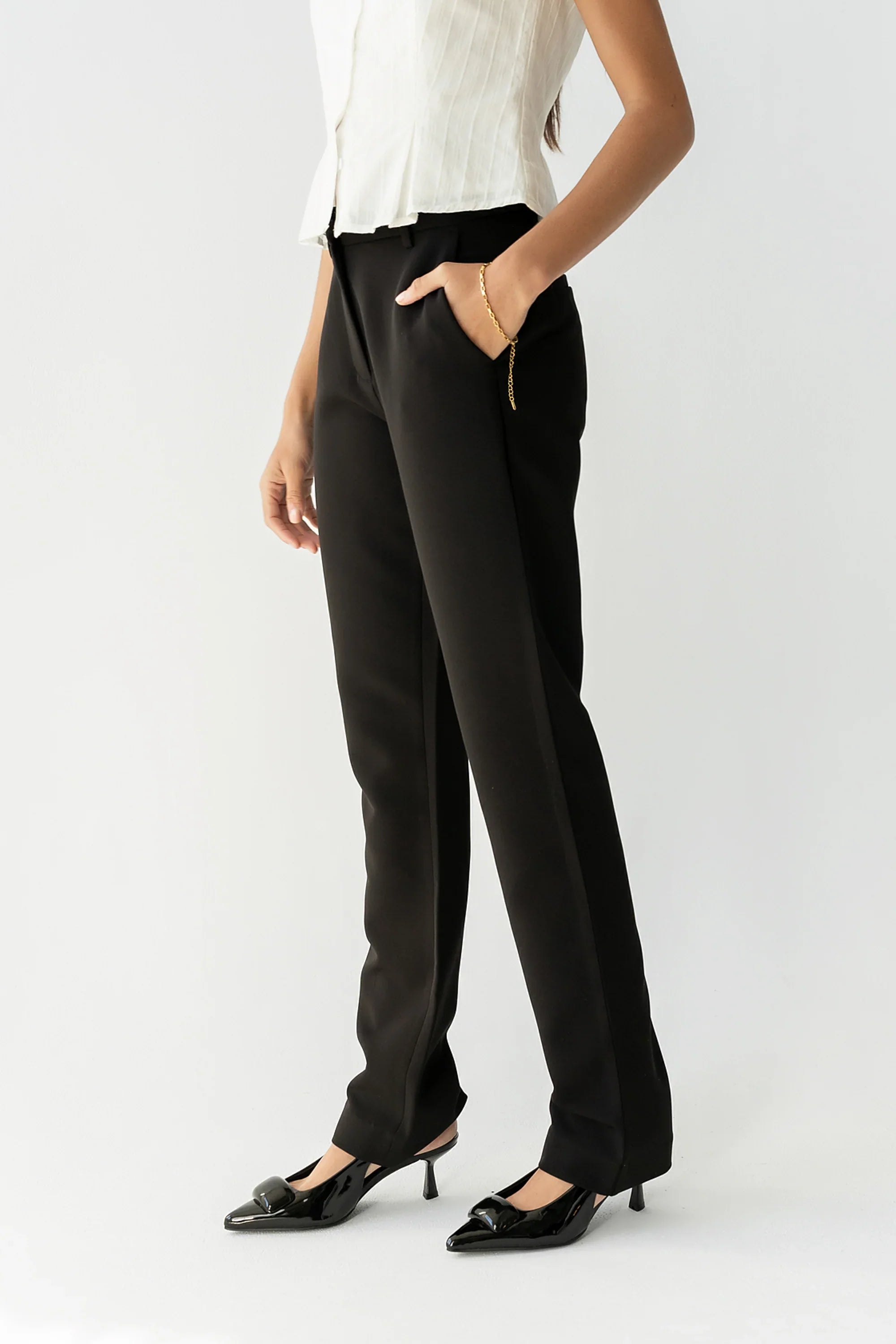 Montie Straight Leg Trousers in Black
