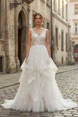 Charming A line V Neck Sleeveless Wedding Dress with Lace Appliques