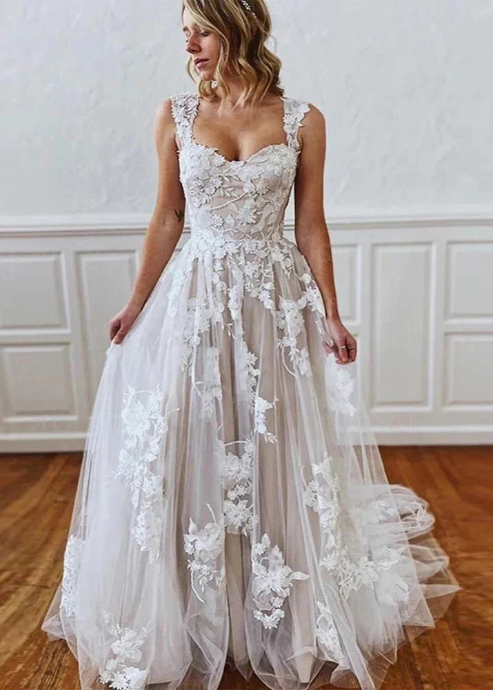 A Line Straps Sweetheart Wedding Dress with Lace Appliques