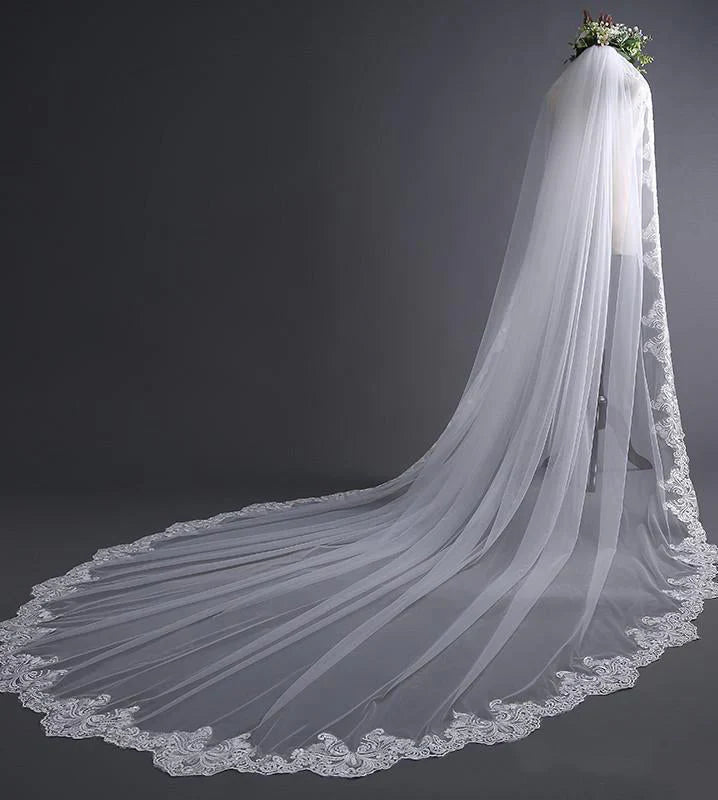 Spanish Vintage Inspired Cathedral Mantilla Veil