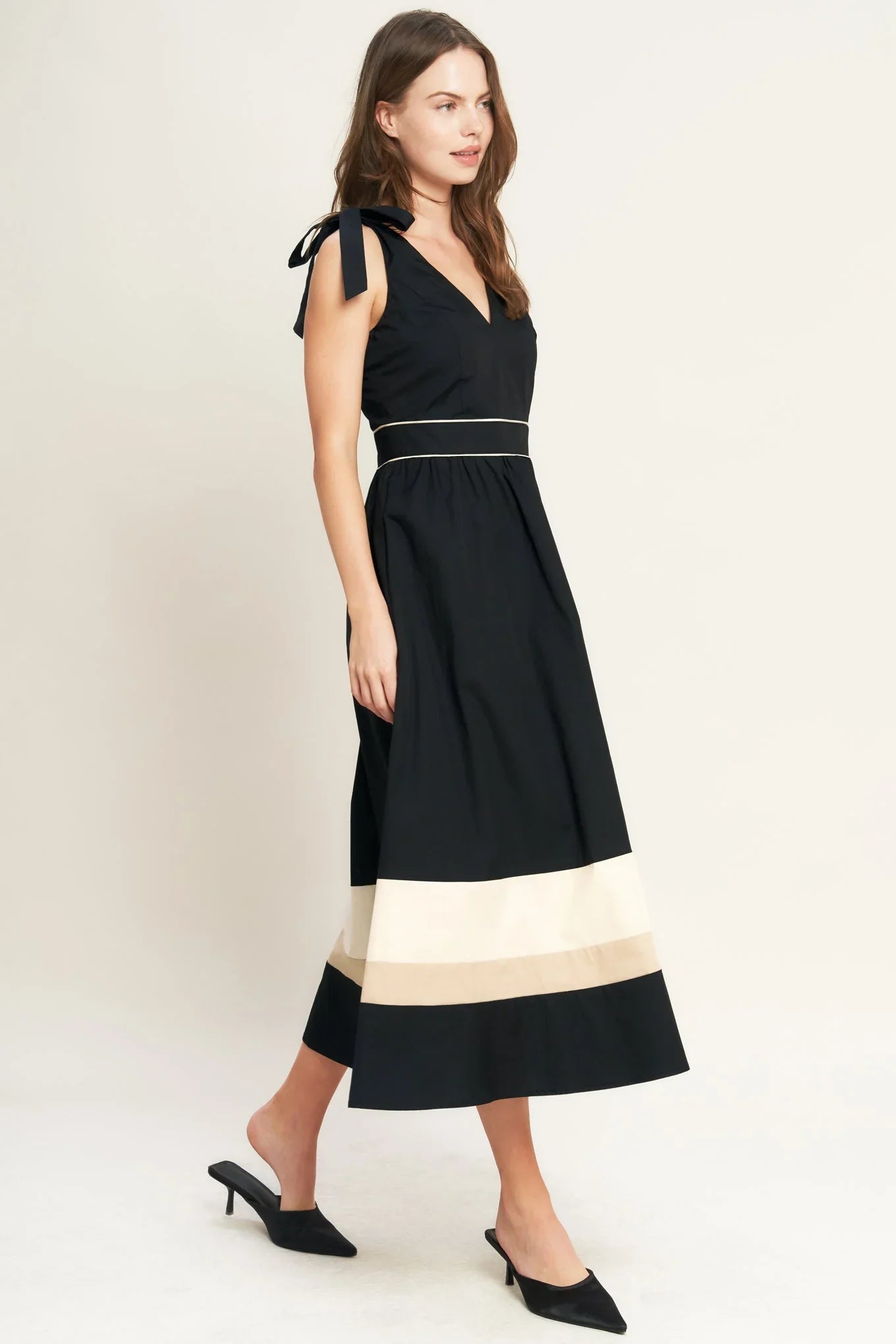 FOREST CHARM BLACK CREAM MIDI DRESS