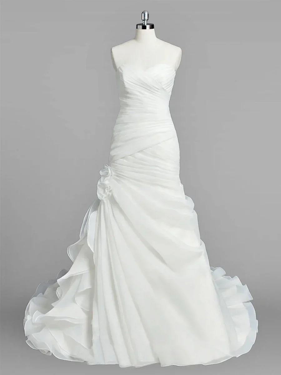Sweetheart Mermaid Organza Wedding Dress With Ruching and Ruffles