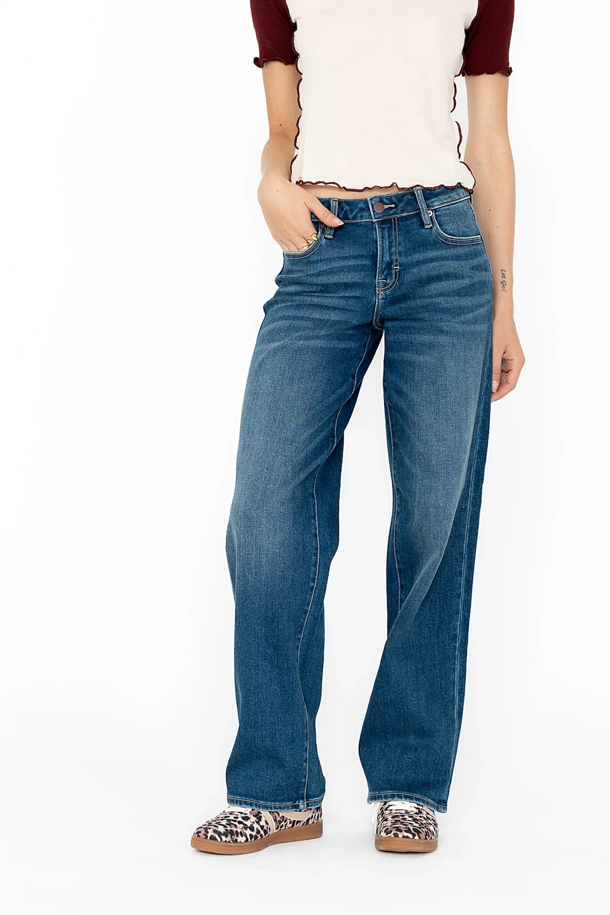 Sloane Wide Leg Jeans in Dark Wash