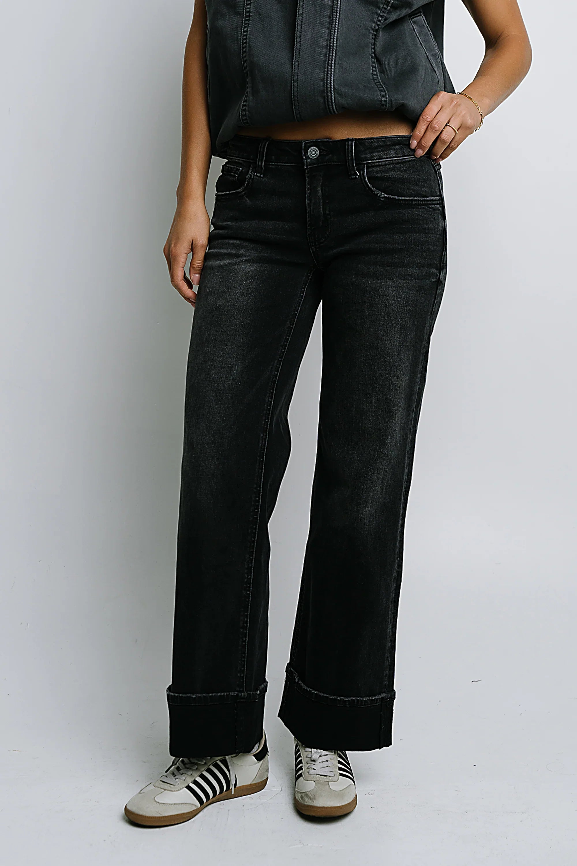 Marcia Cuffed Baggy Jeans in Faded Black