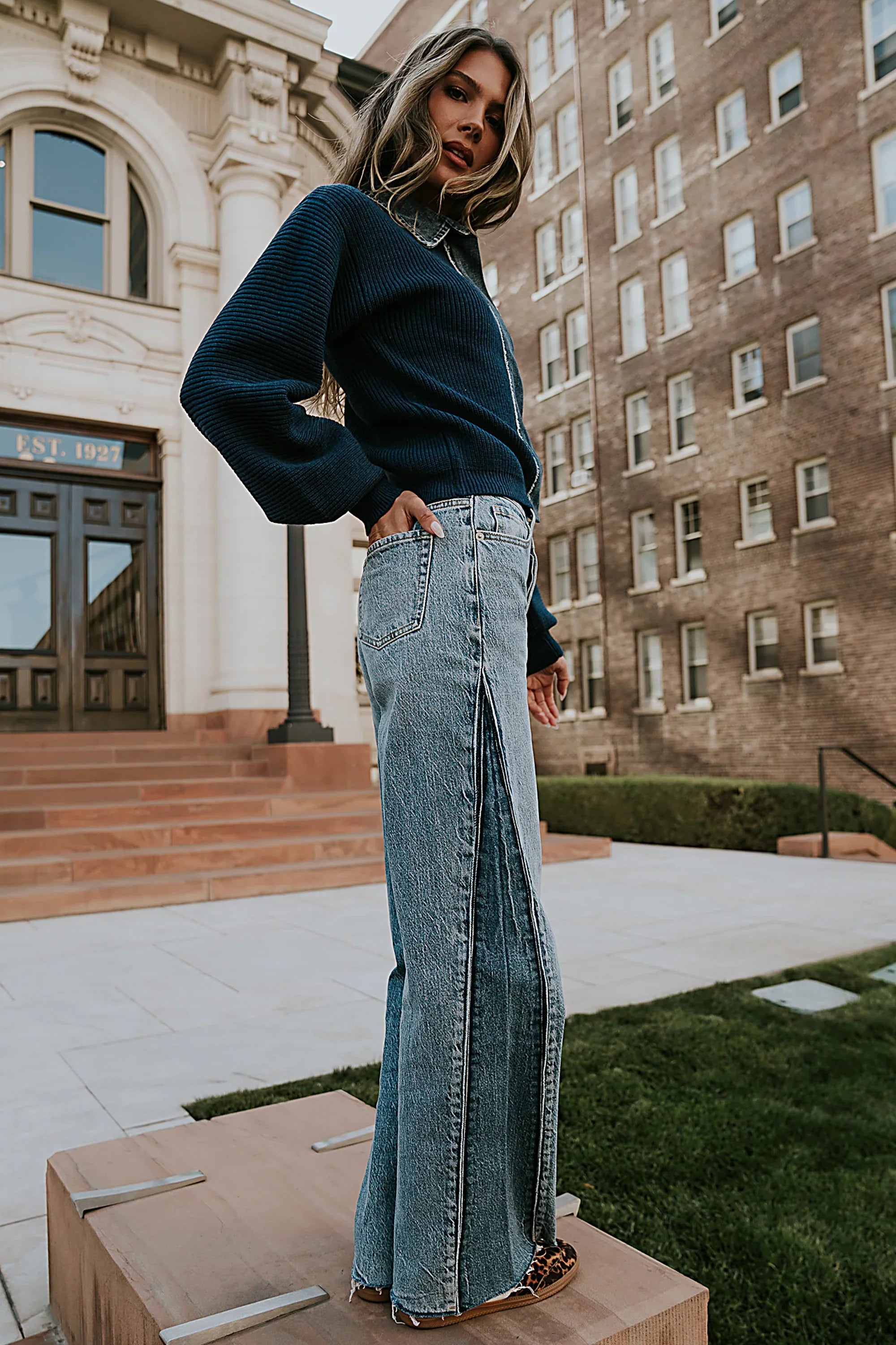 Sofia Contrast Wide Leg Jeans