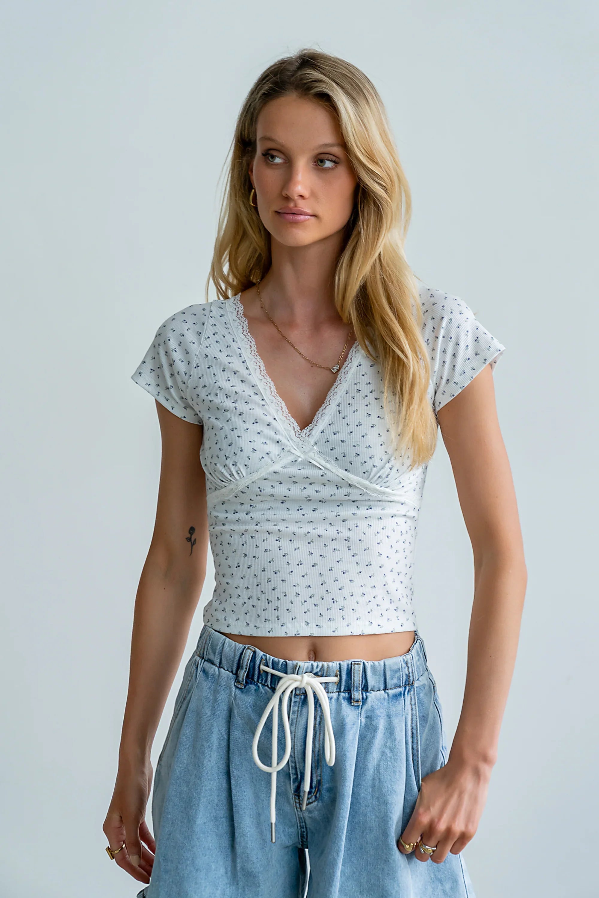 Liliana Floral Tee in Ivory