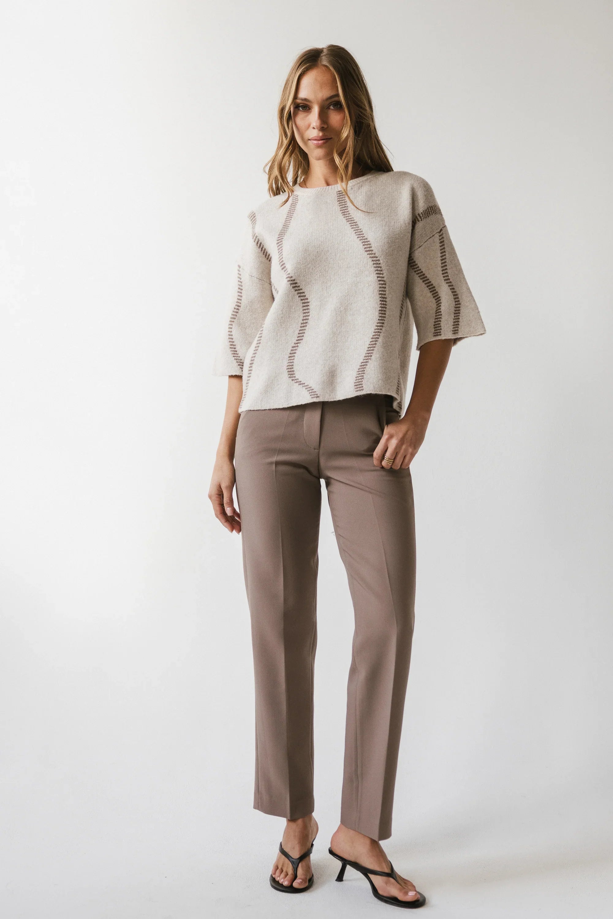 Mitchel Straight Leg Trouser in Taupe