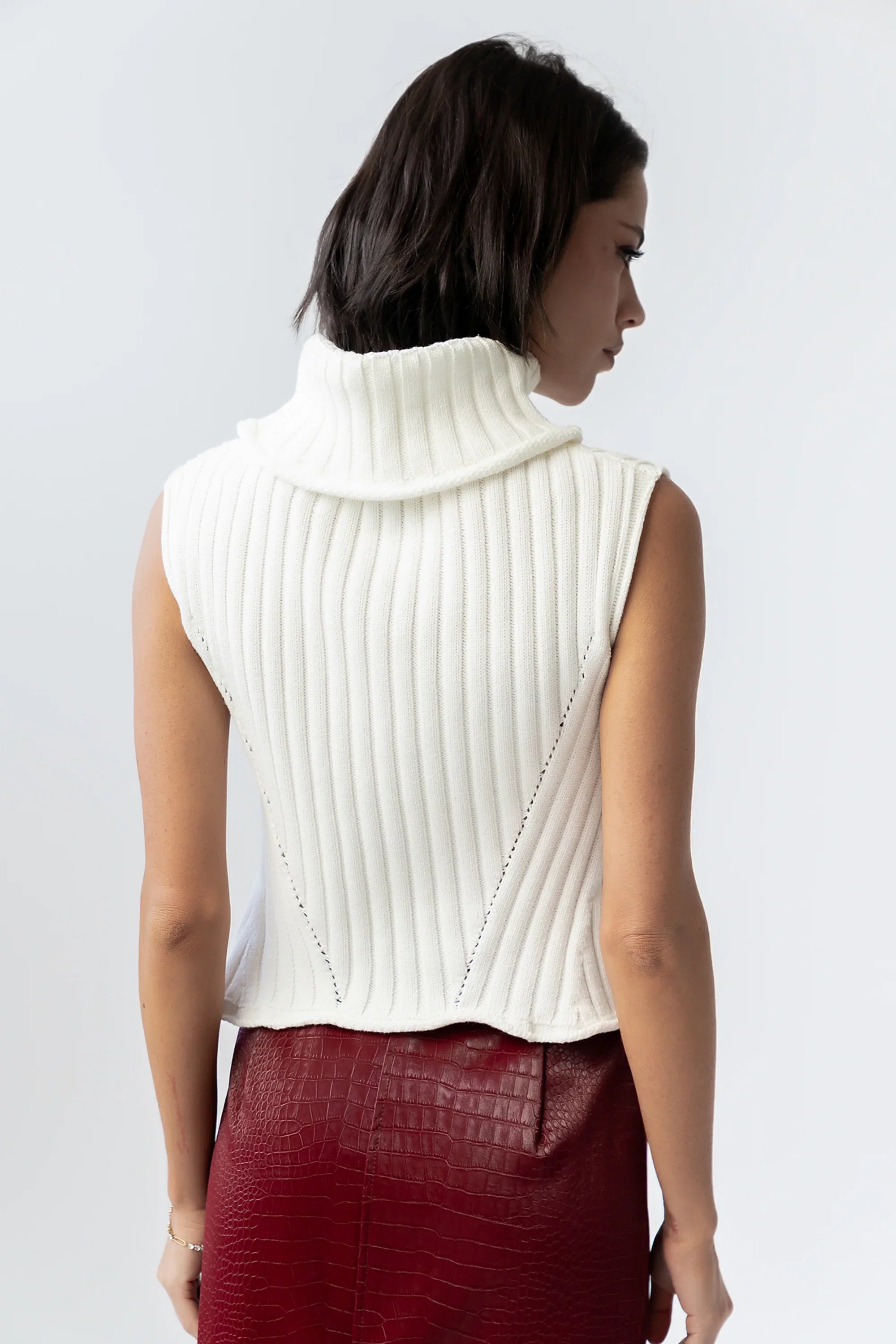 Timothy Sleeveless Sweater in Ivory