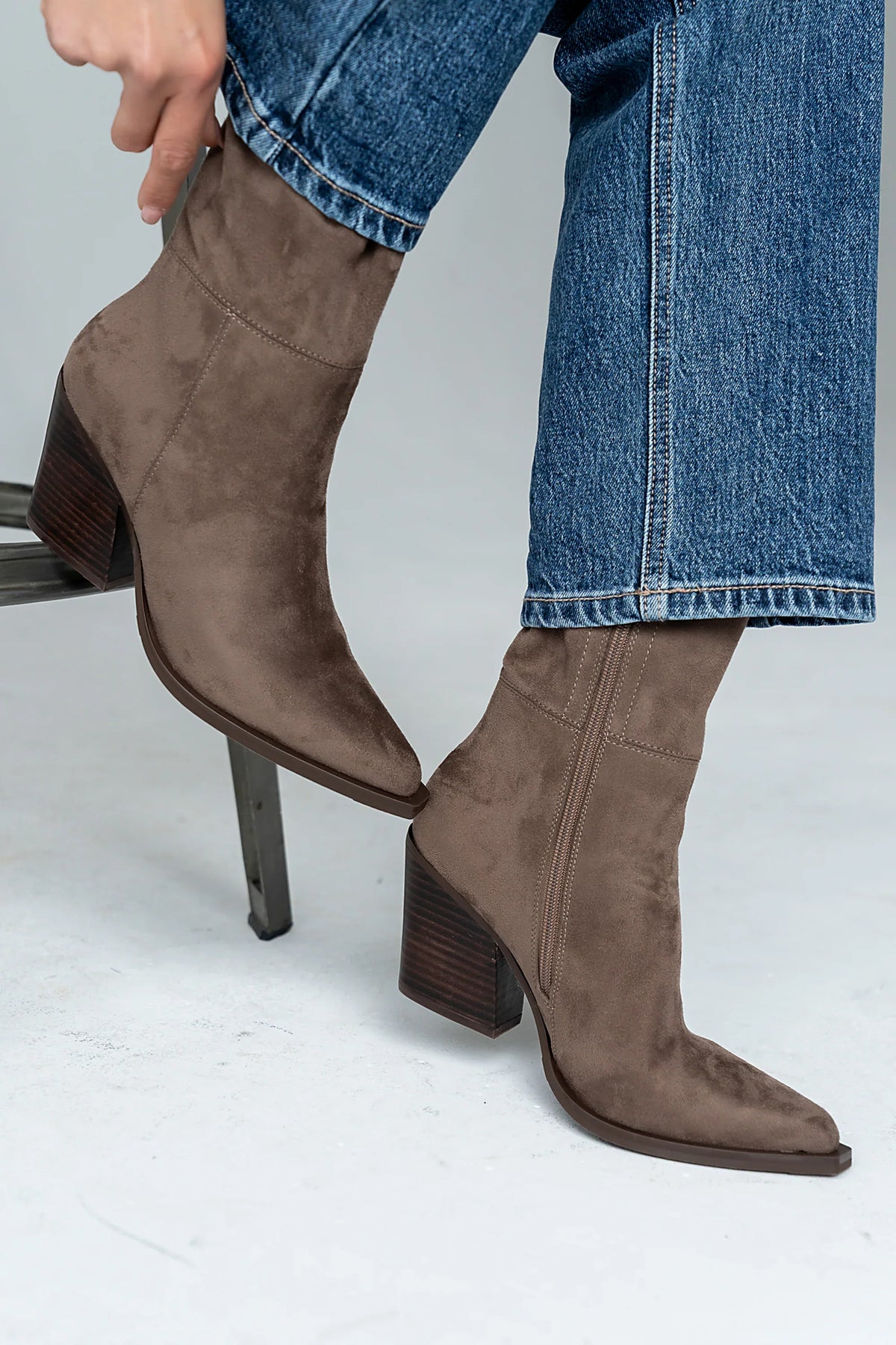 Venice Boots in Taupe