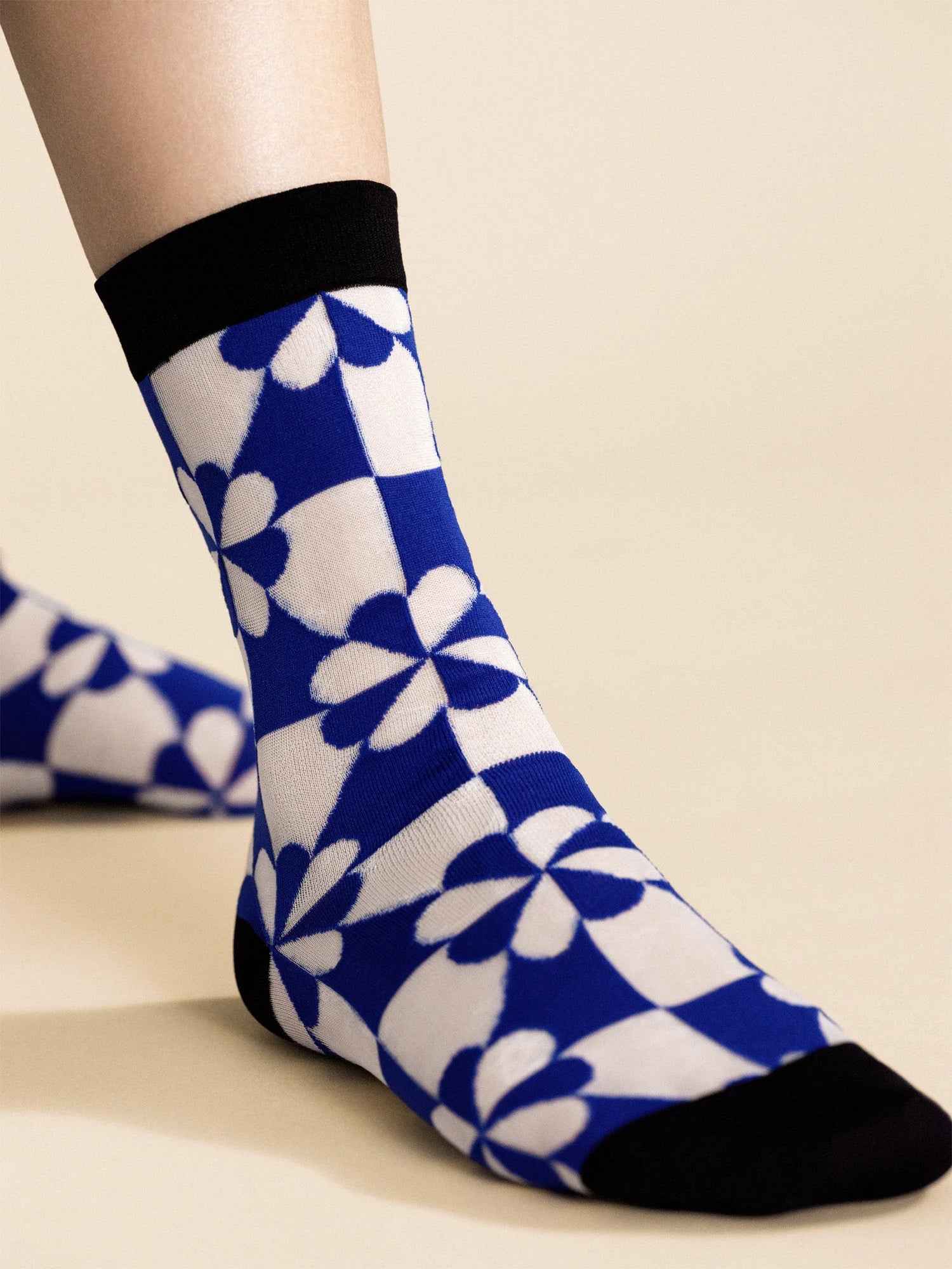 Pinwheel Sheer Crew