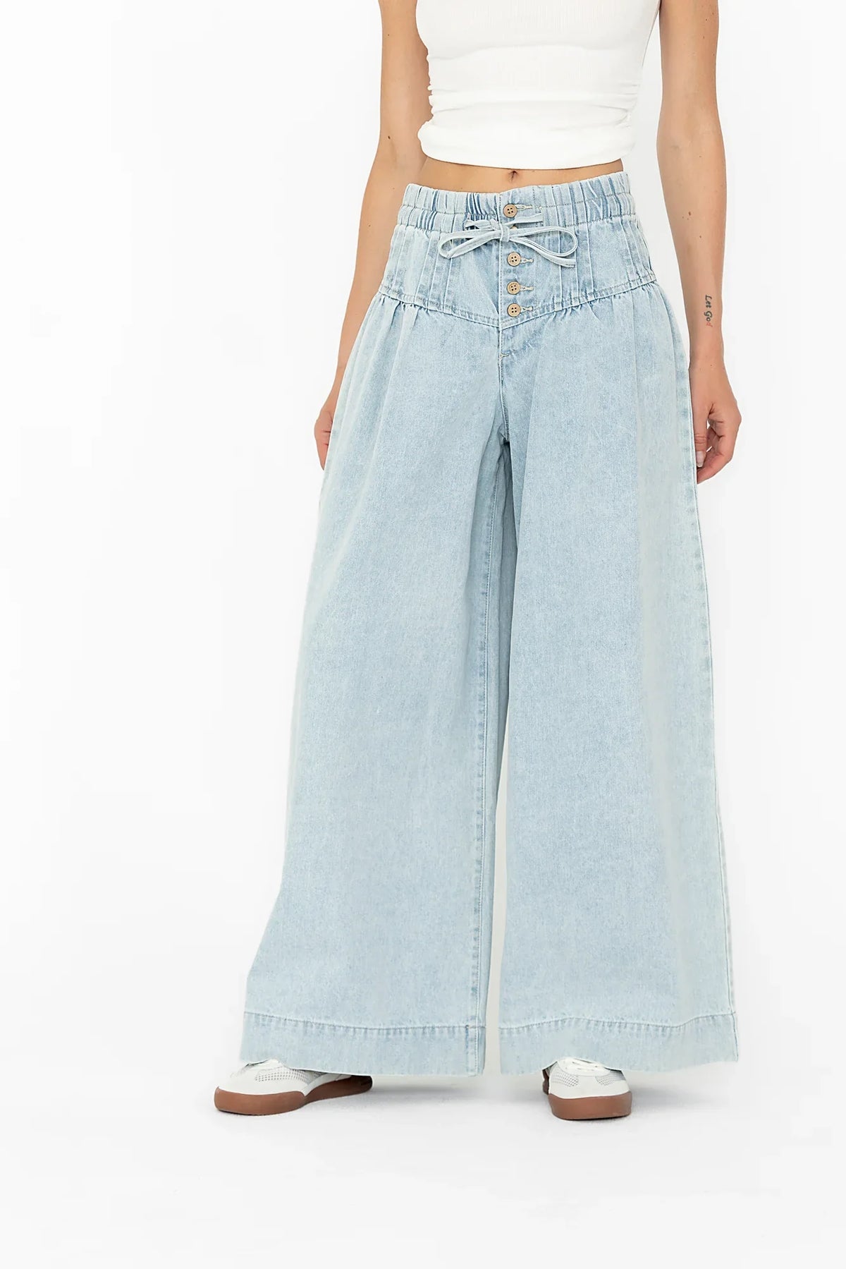 Melanie Wide Leg Pants in Light Wash FINAL SALE