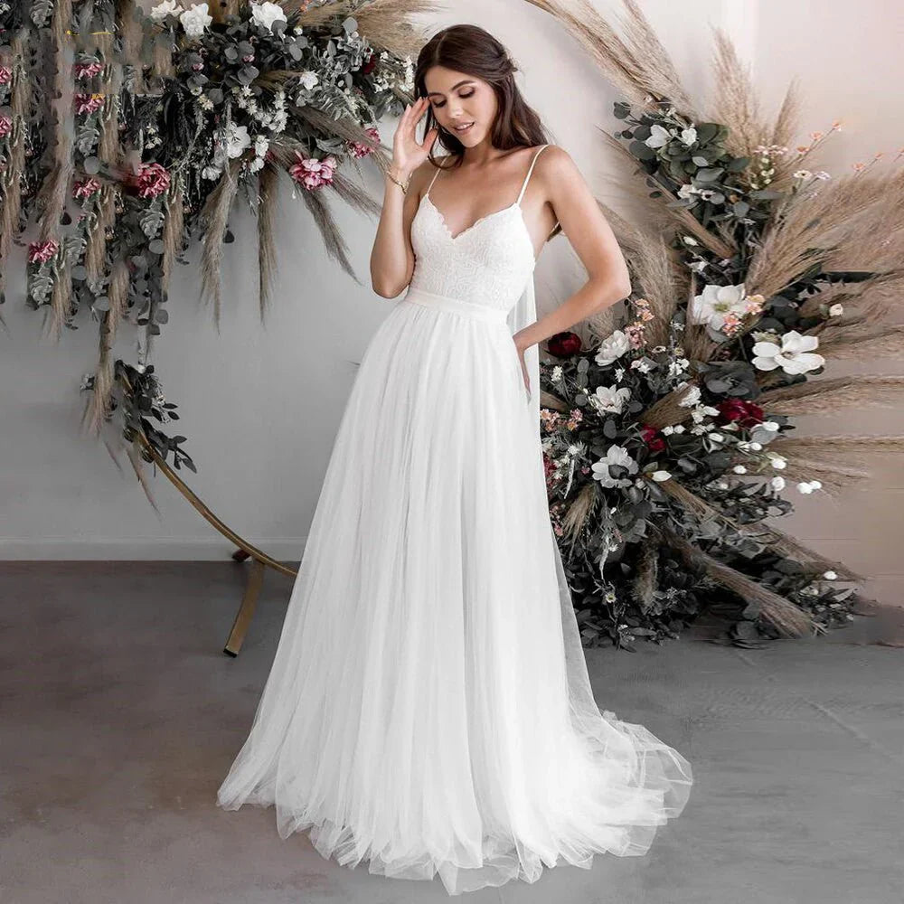 A Line Tulle Spaghetti Straps Wedding Dresses With Lace Appliques