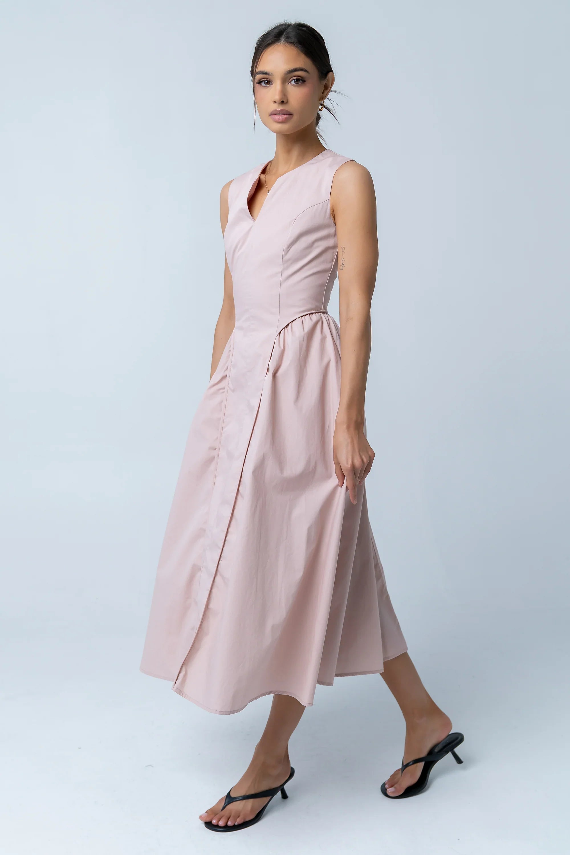 Jaynie Midi Dress in Rose