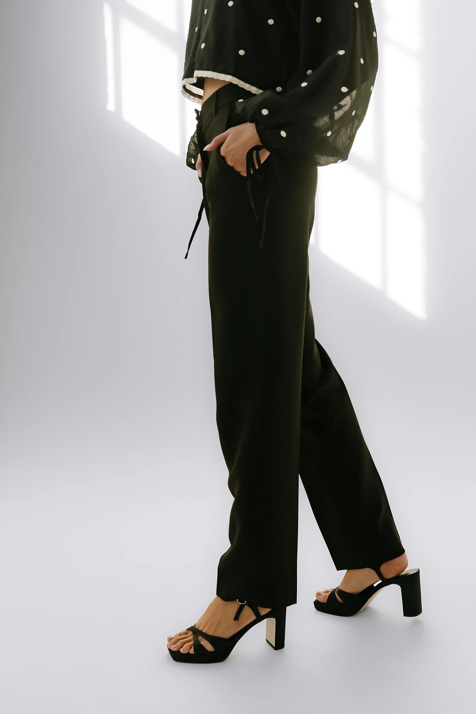 Mitchel Straight Leg Trouser in Black
