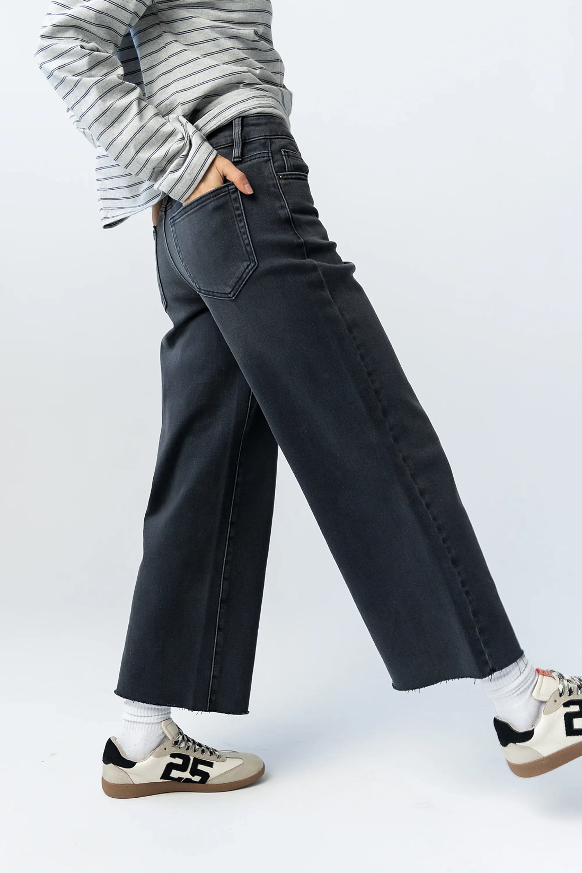 Colette Wide Leg Jeans in Faded Black