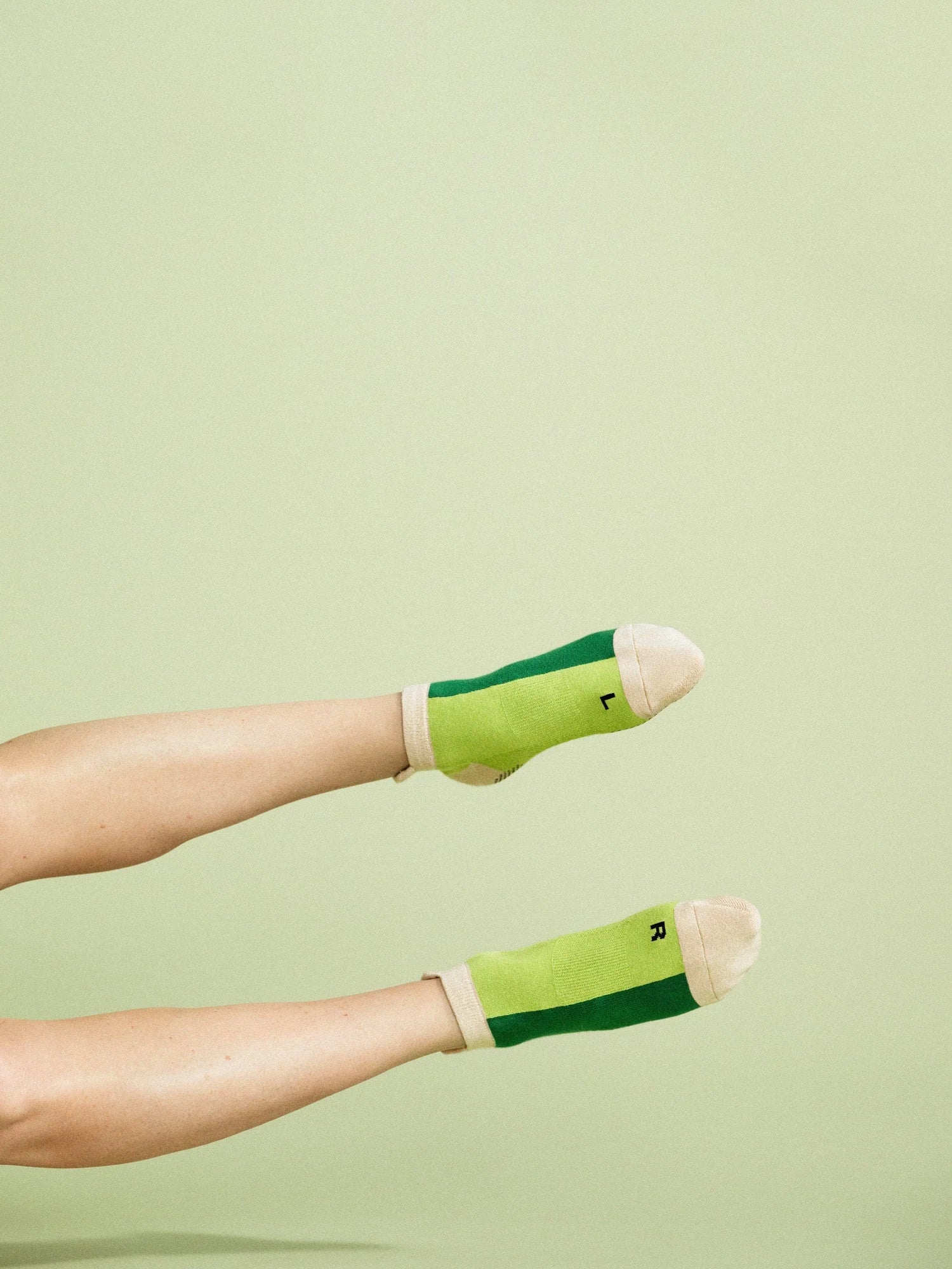 Half Half Sporty Grip Ankle Socks
