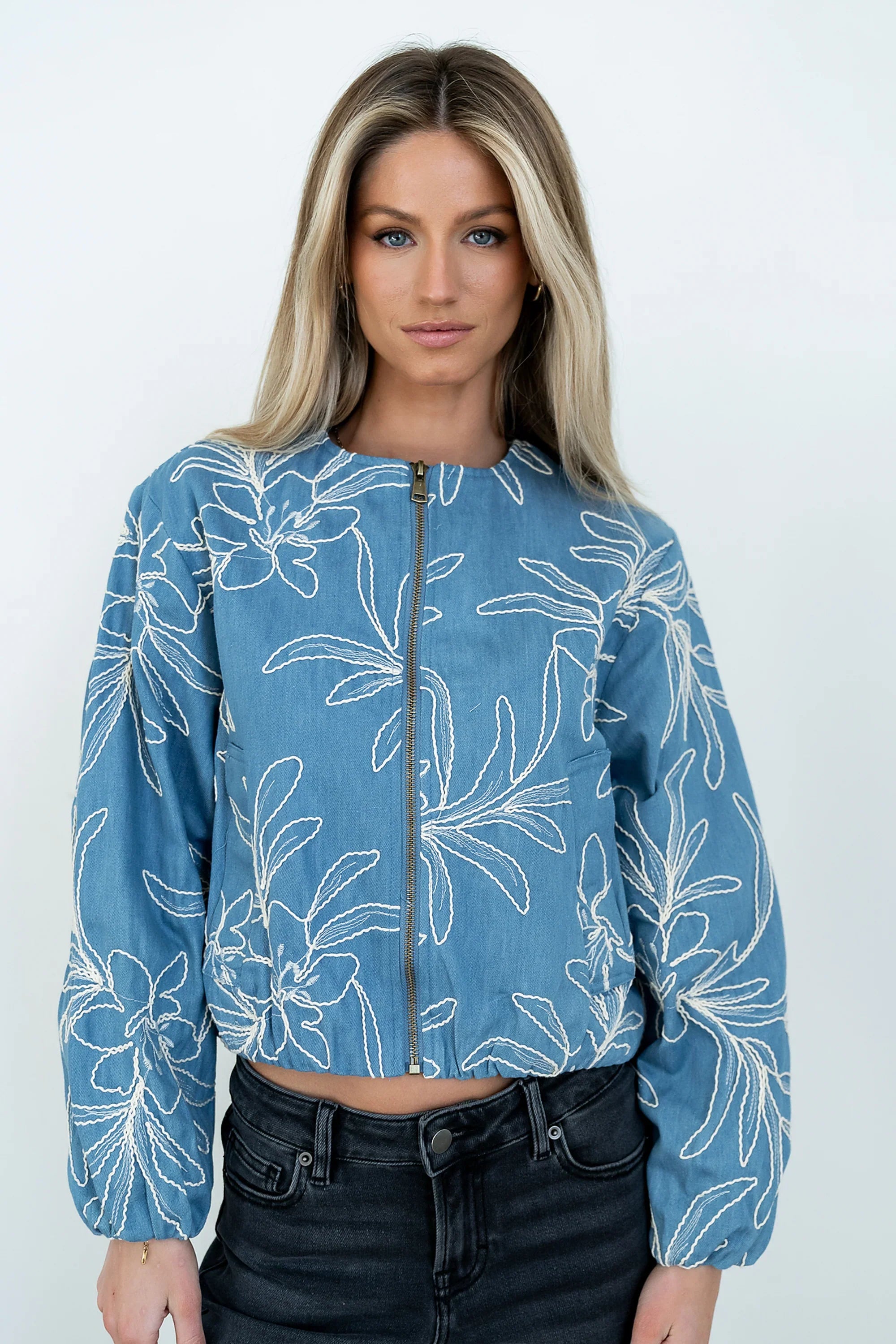 Sidney Embroidered Jacket in Medium Wash