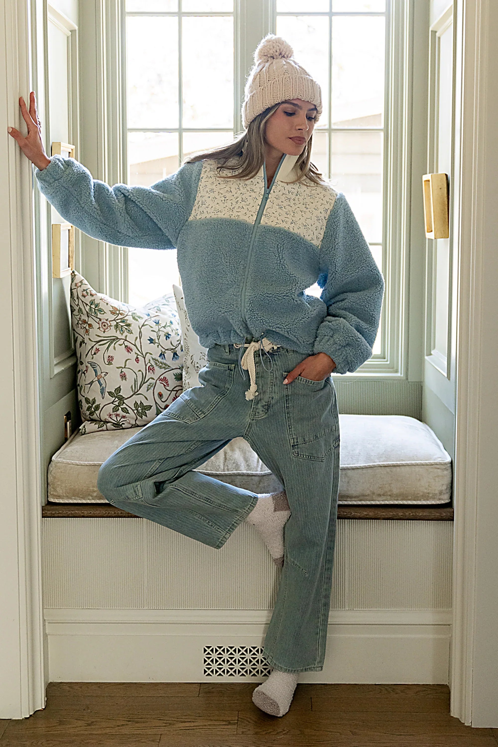 Jocelyn Barrel Jeans in Light Wash