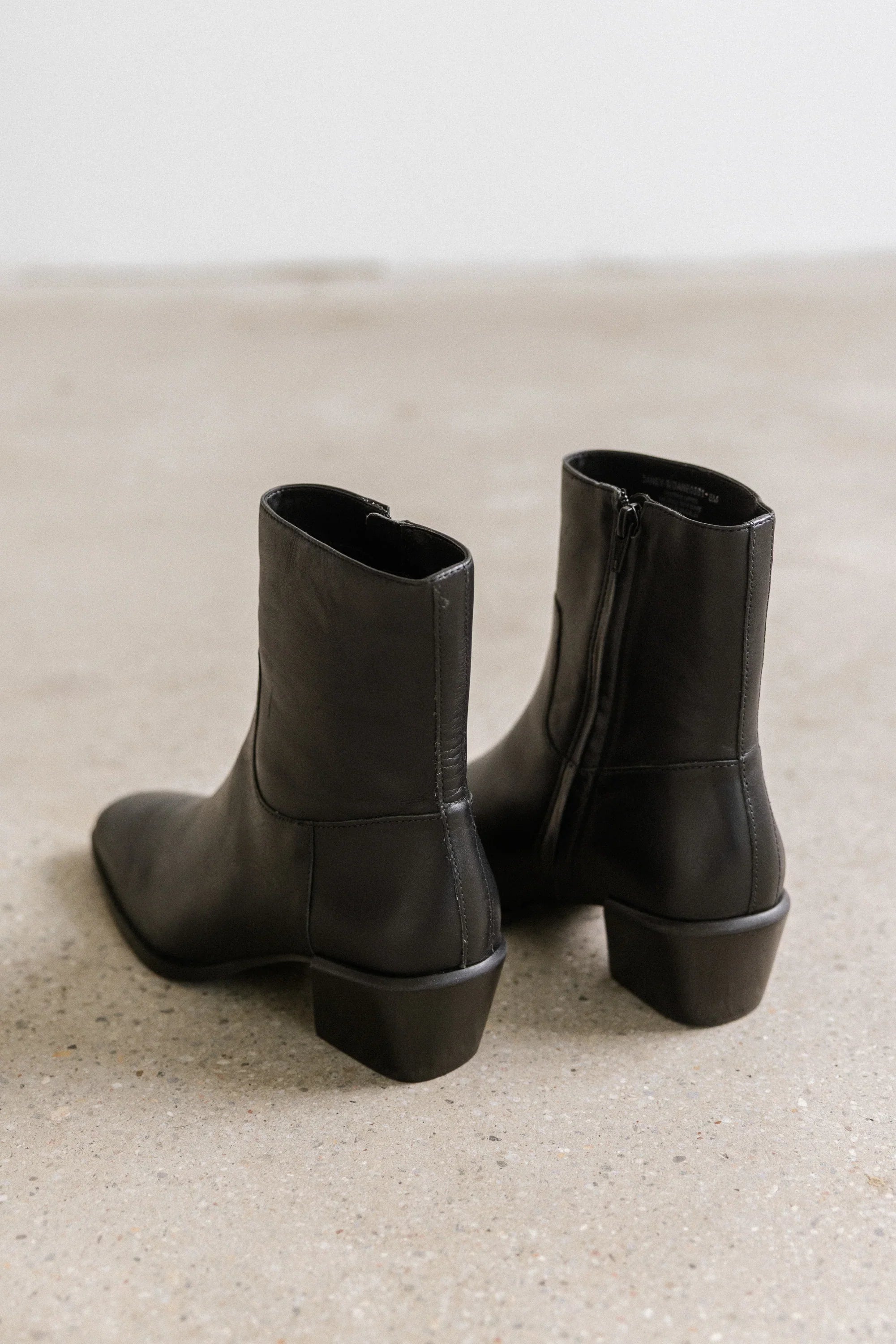 Steve Madden Daney Boots in Black Leather FINAL SALE