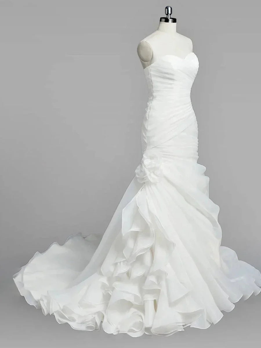 Sweetheart Mermaid Organza Wedding Dress With Ruching and Ruffles