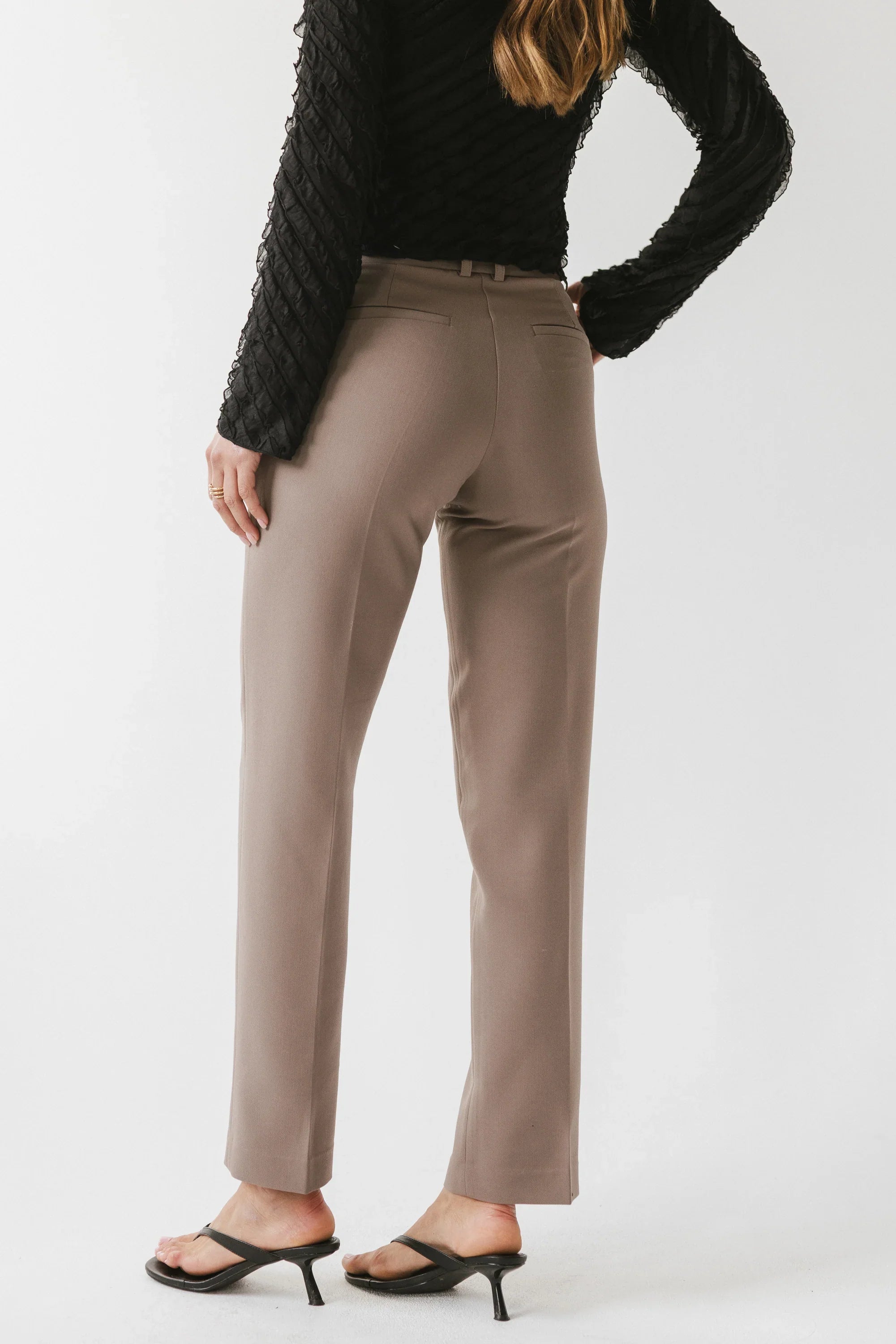Mitchel Straight Leg Trouser in Taupe