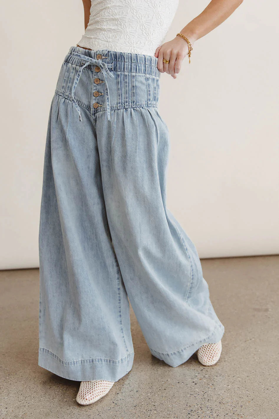 Melanie Wide Leg Pants in Light Wash FINAL SALE