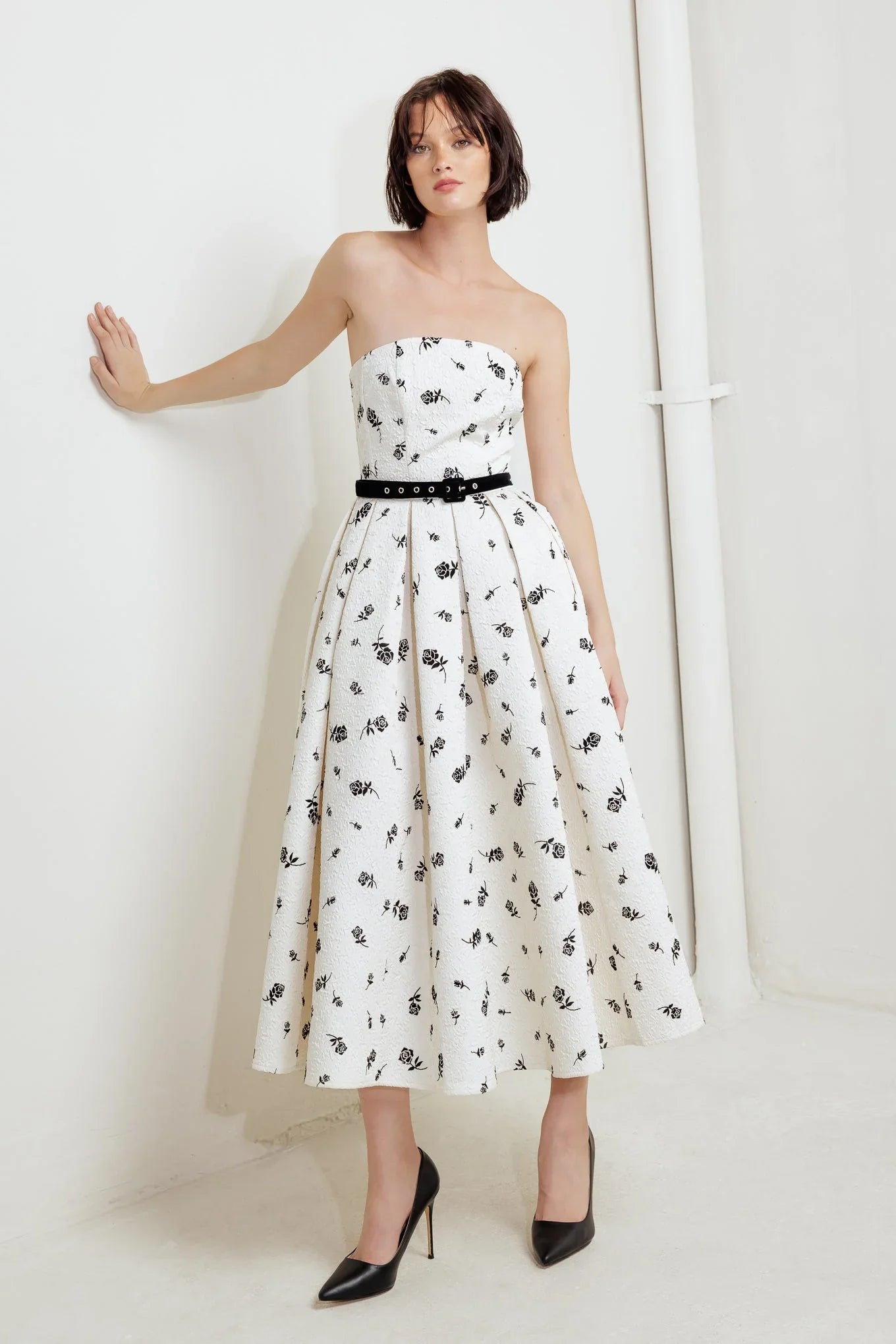 BLACK ROSE STRAPLESS MIDI DRESS