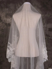 Vintage One Tier Lace Edge With Tulle Wedding Veil