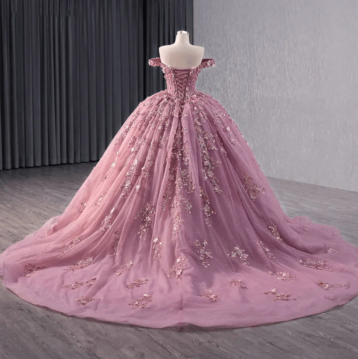 Floral Lace Sweetheart Corset Ball Gown Quinceañera Dress