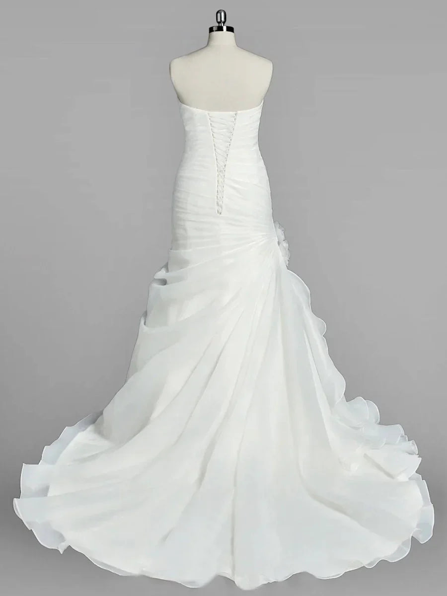Sweetheart Mermaid Organza Wedding Dress With Ruching and Ruffles